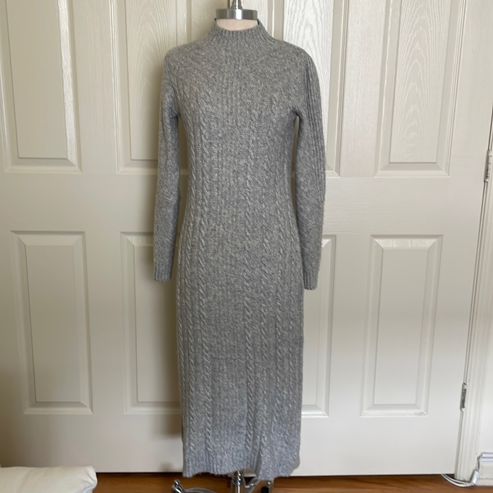 Tahari Size XS Gray Sweater Maxi Dress